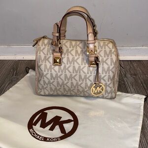 Michael kors Boston MK logo hand tote bag
